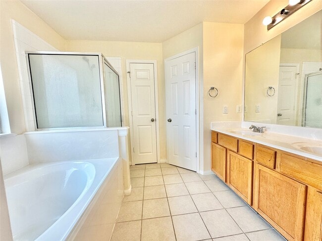 Building Photo - 16322 Sitella Ct