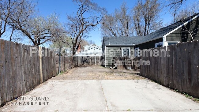 Building Photo - 357 S All Hallows Ave
