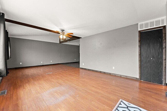 Building Photo - 767-1 Heritage Rd