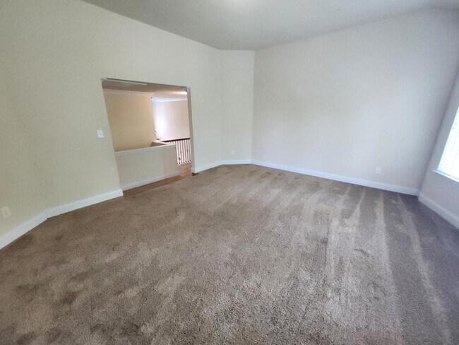 Building Photo - 2740 Blake Towers Ln