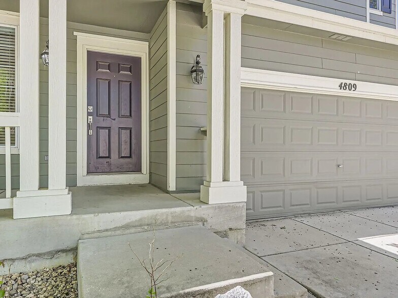 Building Photo - 4809 Lucca Dr