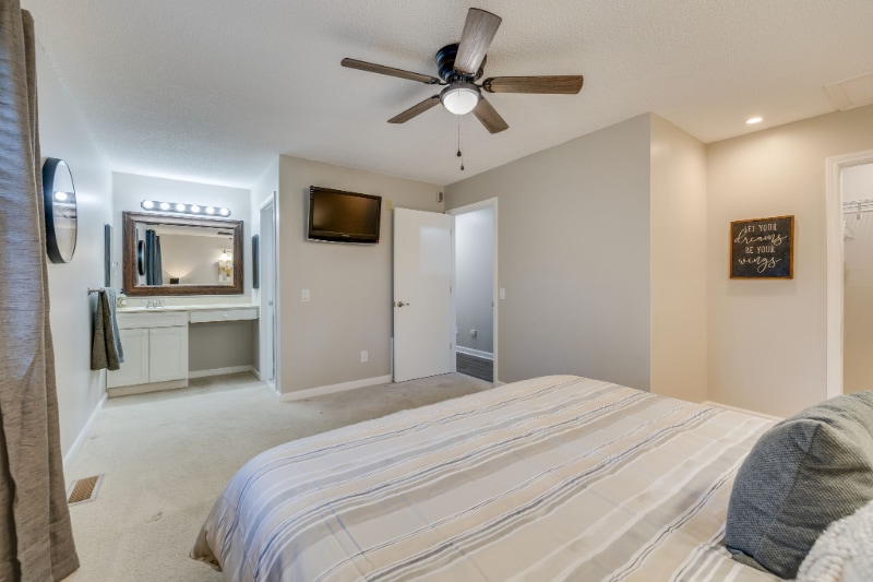 Building Photo - 5013 Emerald Dr