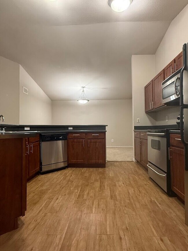 Building Photo - LAKE AUSTIN  TOWNHOME - POINTE 360 @ 2222 - 2BD /2BA - ATTACHED GARAGE - $1370 * RENT SPECIAL