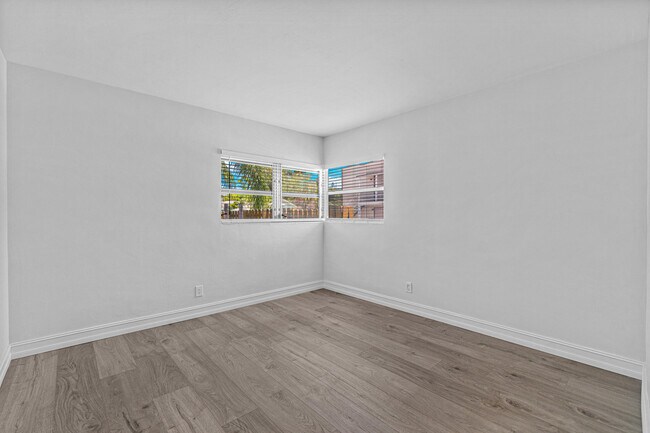 Building Photo - 330 S K St