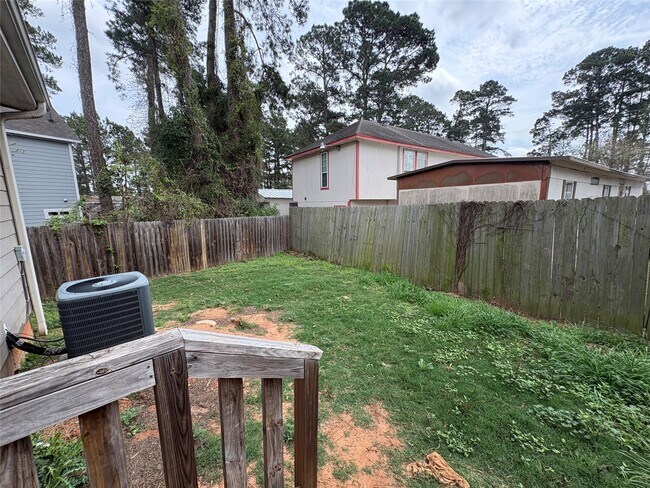 Building Photo - 16839 Balmoral St