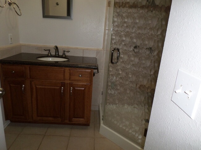 Building Photo - UTC 3 bedroom Townhome