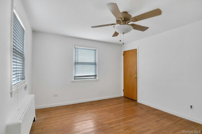 Building Photo - 105 Woodside Ave