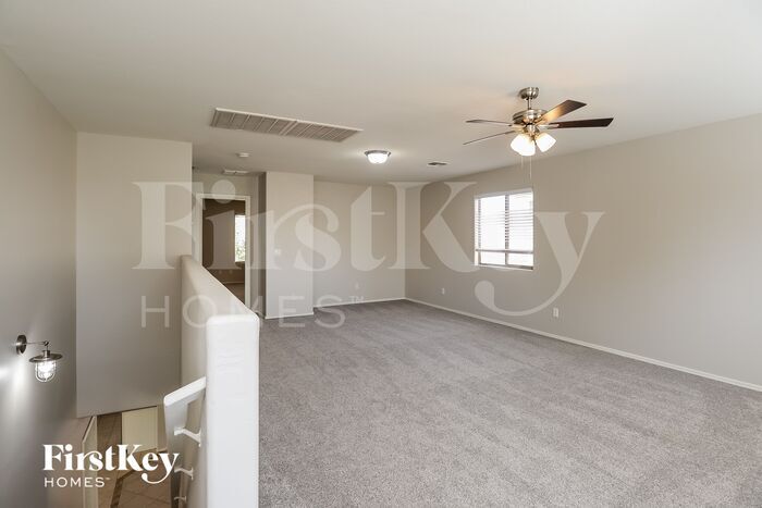 Building Photo - 2374 E Meadow Chase Dr