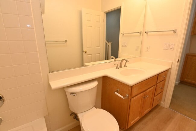 Building Photo - 6391 Sussex Ct