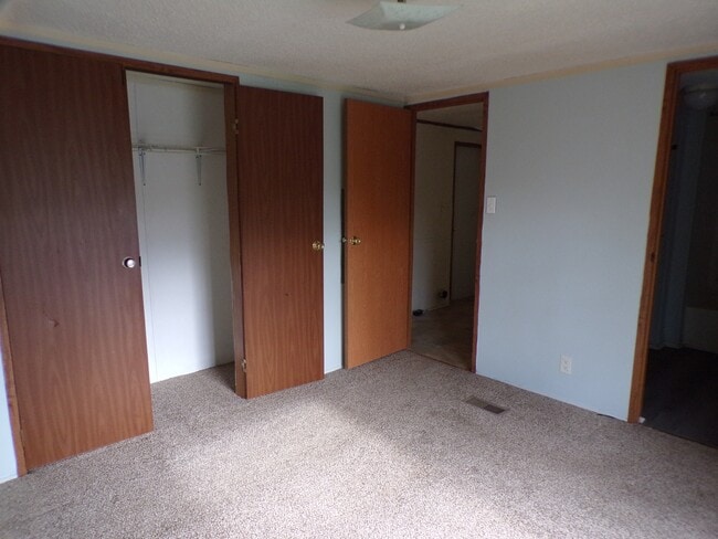 Building Photo - 320 Co Rd 135