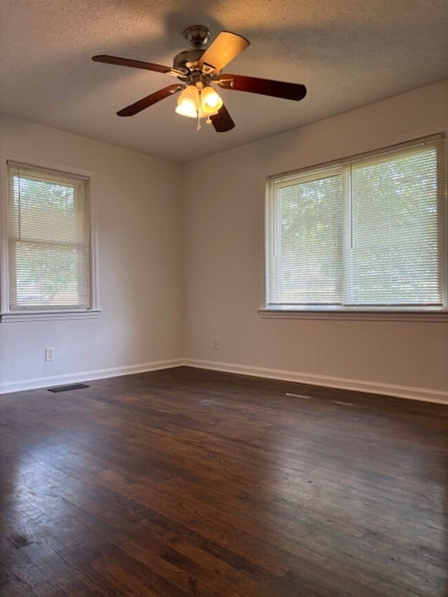 Building Photo - Welcome to this charming 3-bedroom, 1-bathroom home located in the city of Columbus, GA.