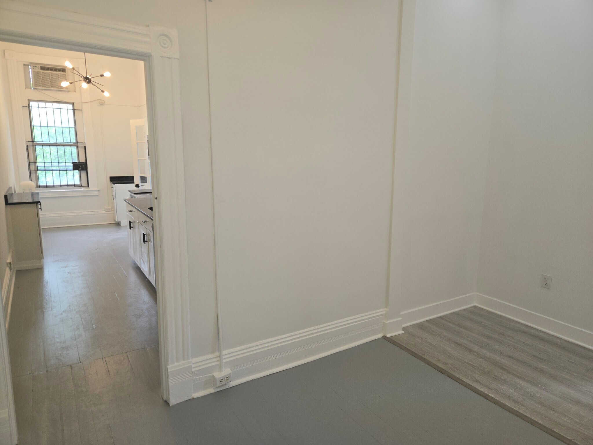 Building Photo - 359 Main St