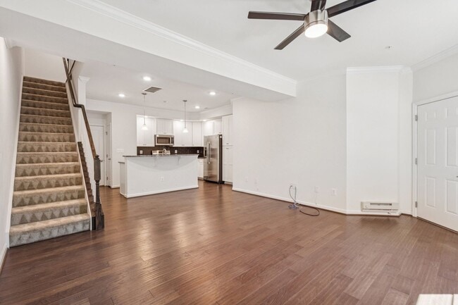 Building Photo - Welcome to this stunning 3-bedroom, 2.5-ba...