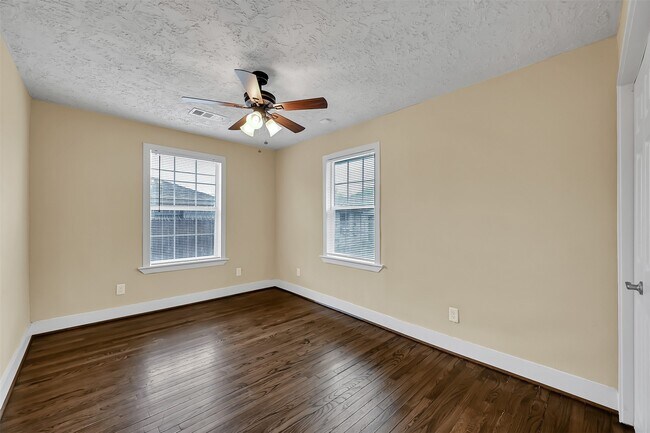 Building Photo - 5540 Rand St