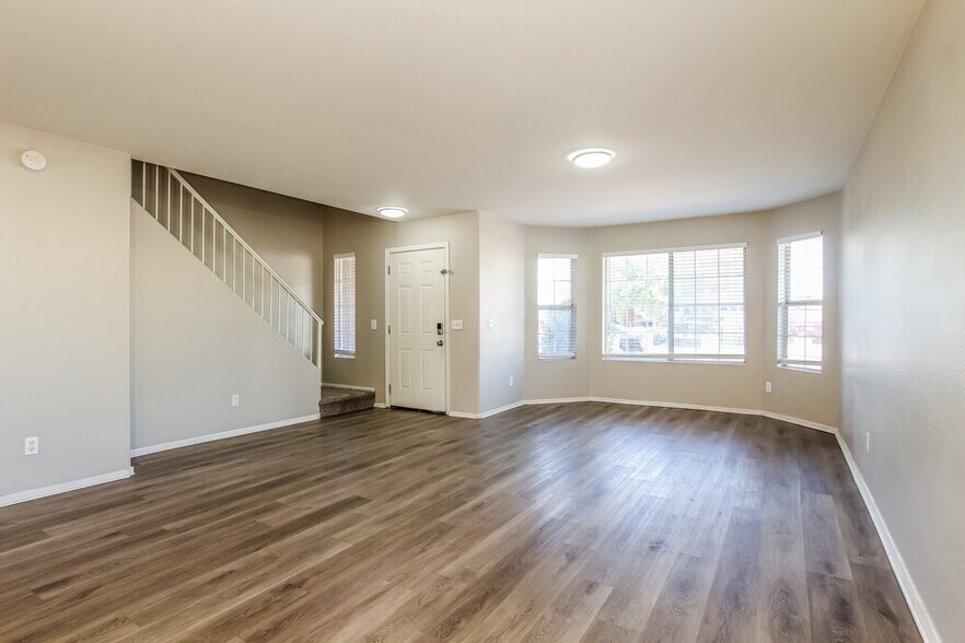 Building Photo - 8642 W Alvarado Rd