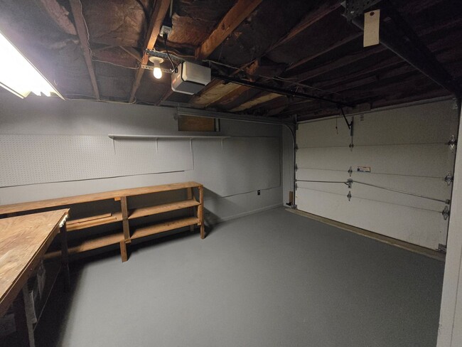 Building Photo - 1237 E Emmaus Ave