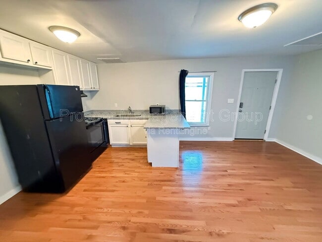 Building Photo - 35 Hanover St