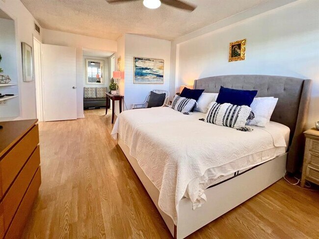 Building Photo - 3010 N Course Dr