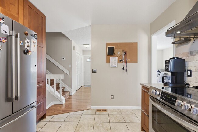 Building Photo - 931 Mountain View