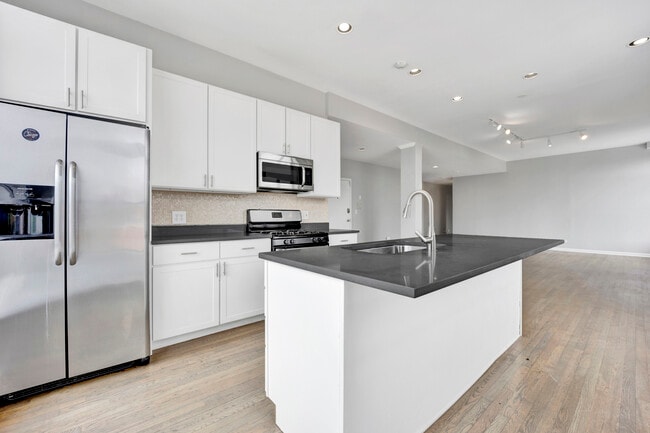 Building Photo - 430 N Noble St