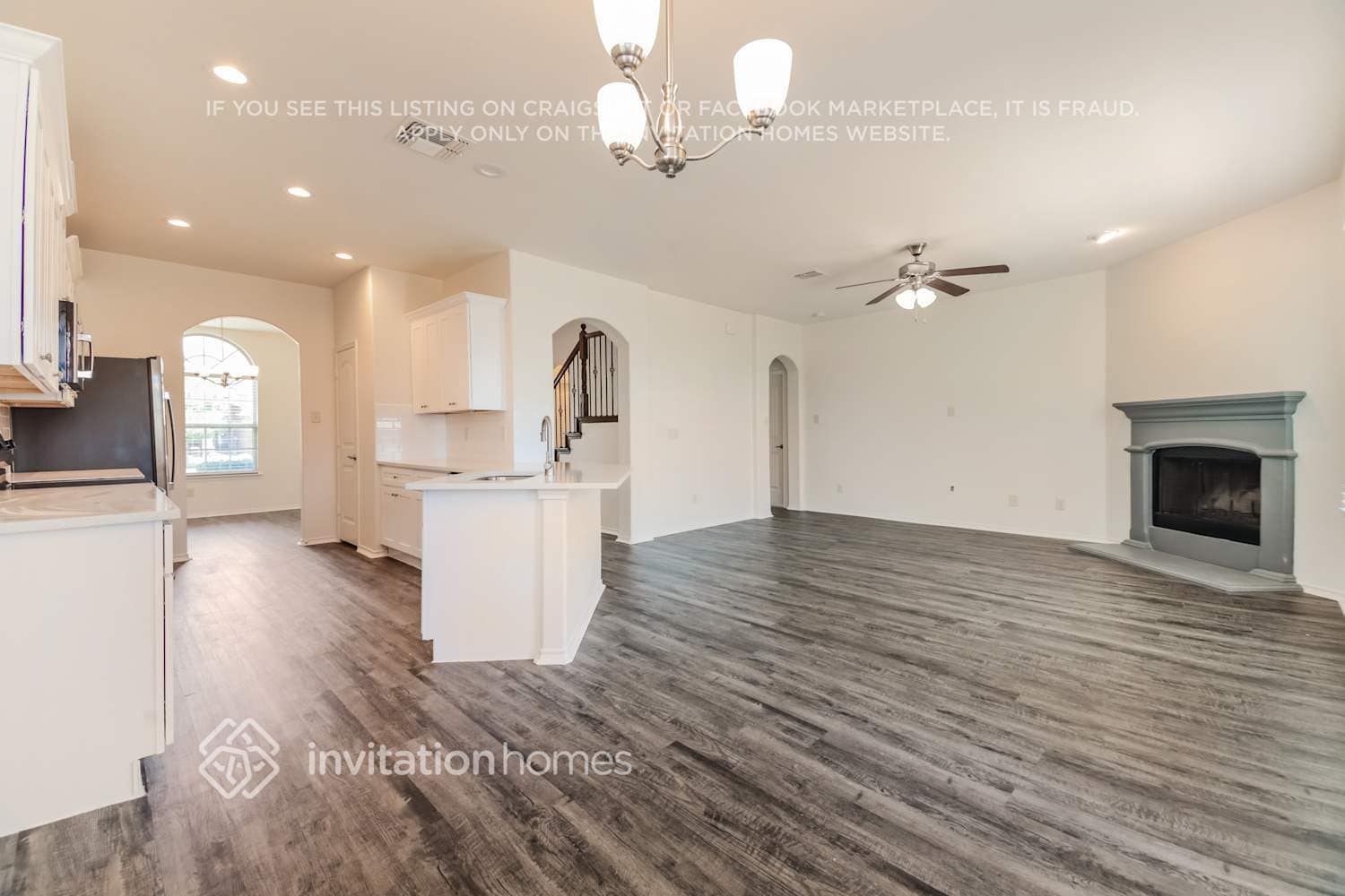 Building Photo - 1408 Red River Dr