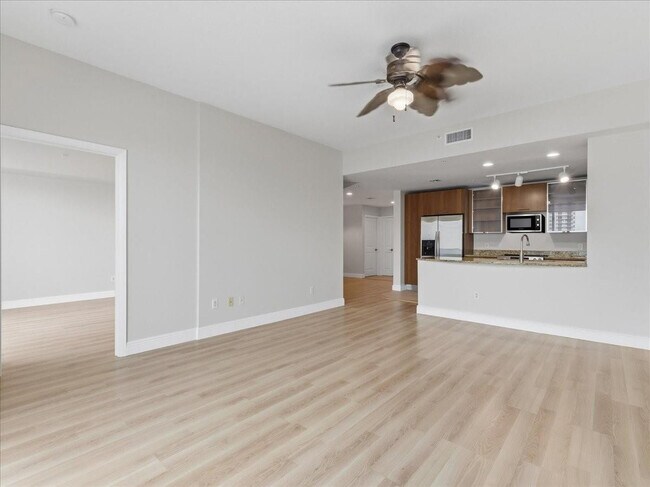 Building Photo - 1945 S Ocean Dr