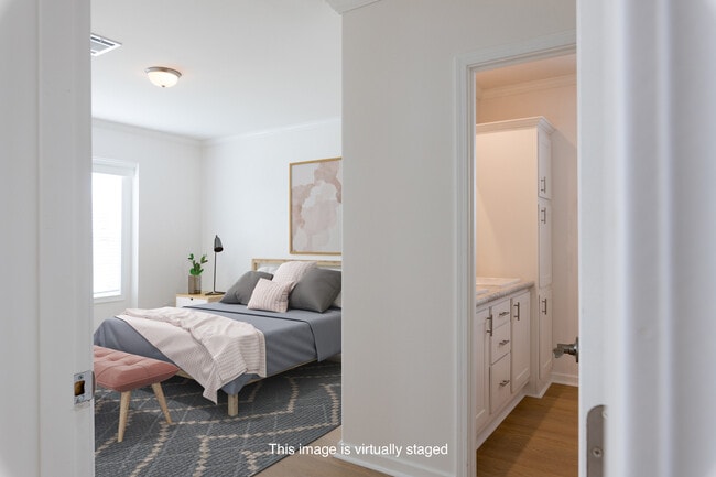 Building Photo - 39 Tao Ct