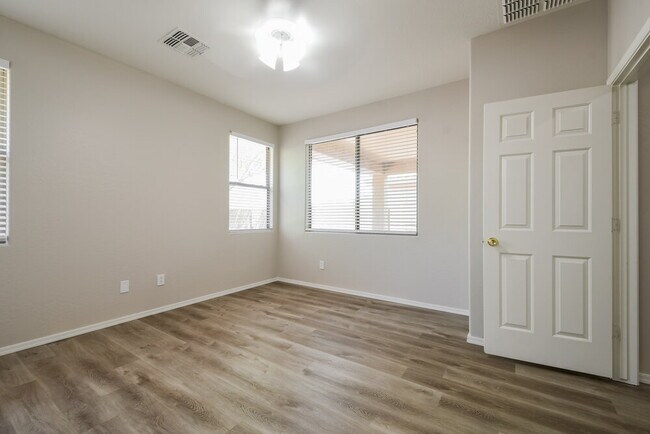 Building Photo - 1824 W Kuralt Dr