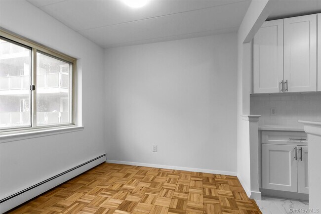 Building Photo - 372 Central Park Ave