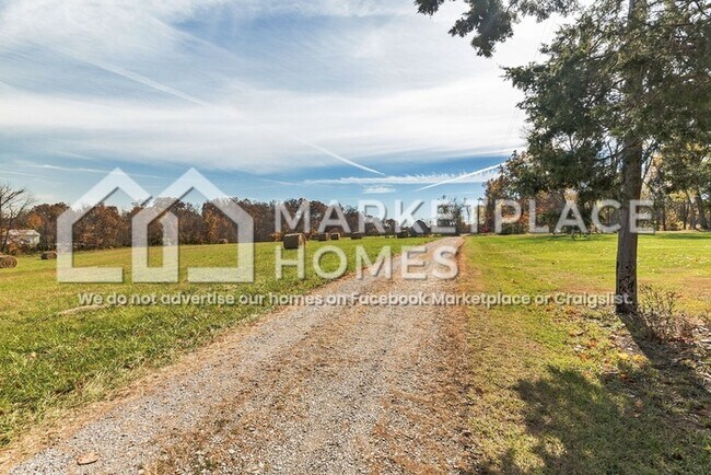 Building Photo - 5202 E State Rd 42