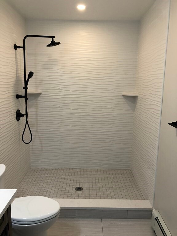 Building Photo - 66 Wren St