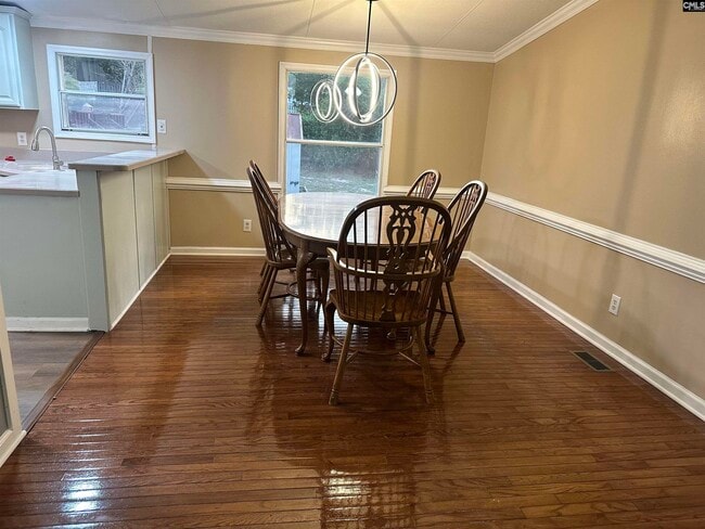 Building Photo - 221 Bentgrass Ln