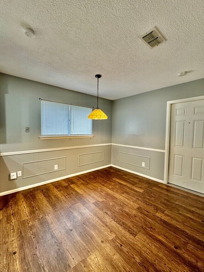Building Photo - 5122 Moultrie Dr