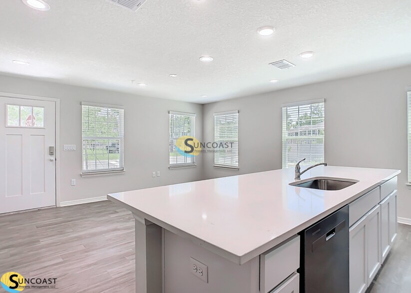 Building Photo - 3821 SW 43rd Ct