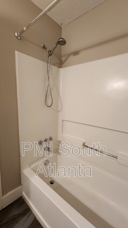 Building Photo - 3504 Lee Ct