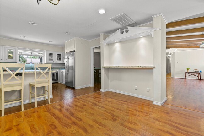 Building Photo - 3641 Deal St