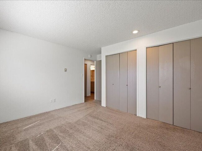 Building Photo - 1207 W 13th Ave