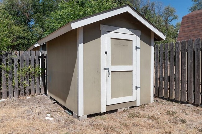 Building Photo - 608 Old Manchaca Rd