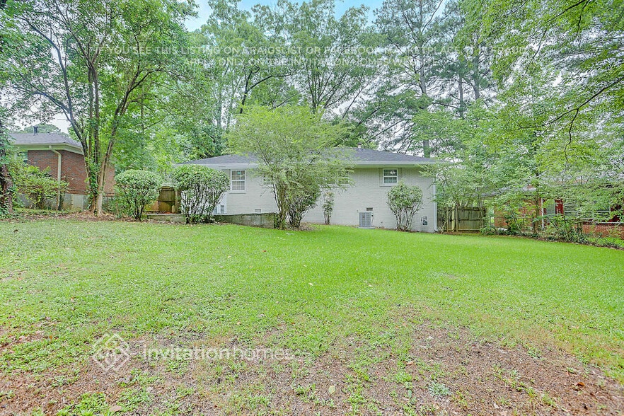 Building Photo - 2716 Lancaster Dr