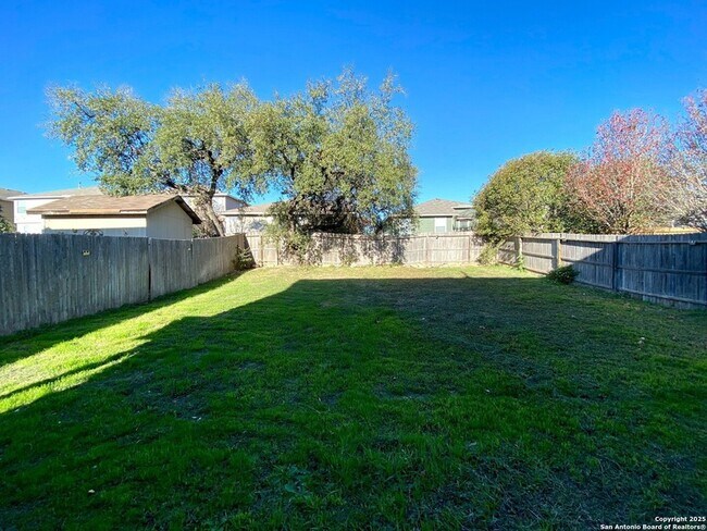 Building Photo - 215 Coopers Hawk