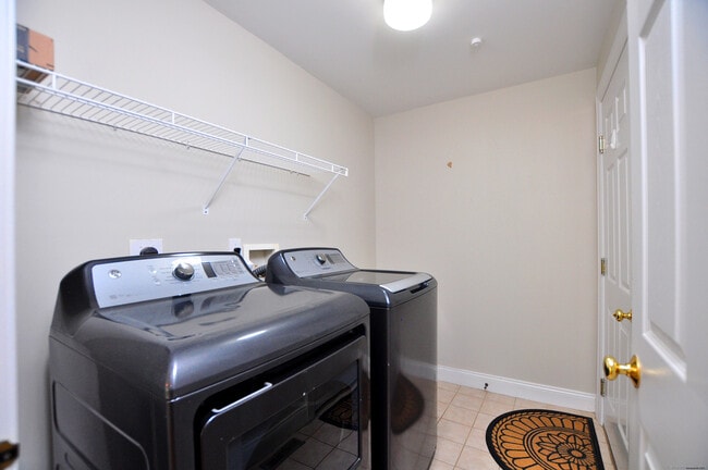 Building Photo - 34 Auburn Knoll