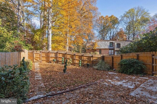 Building Photo - 10855 Deborah Dr
