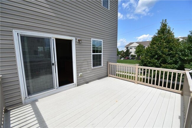 Building Photo - 1 White Rose Lane