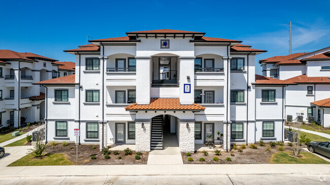 Building Photo - Majestic Ranch