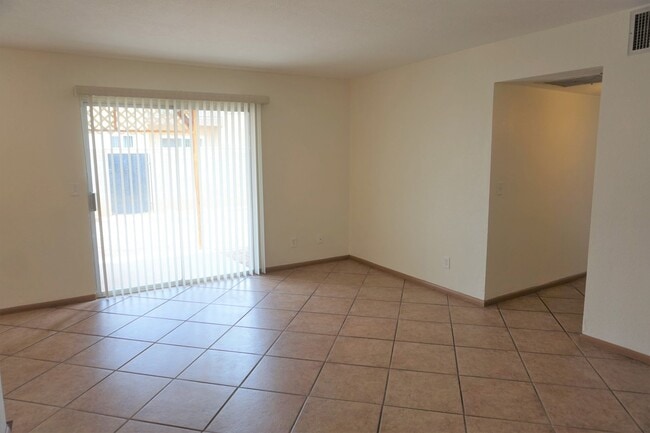 Building Photo - End Unit Ground level with large yard