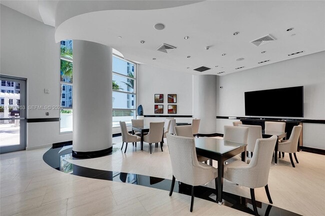 Building Photo - 3101 S Ocean Dr