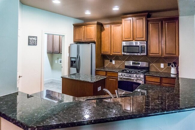 Building Photo - 2621 Eagle Dr