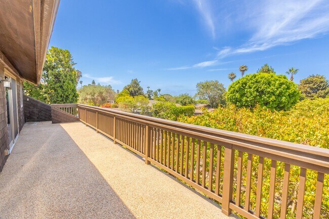 Building Photo - Iconic A-Frame Encinitas 4 Bed + Studio Sp...