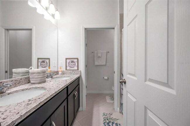 Building Photo - 4966 Avalon Park Blvd