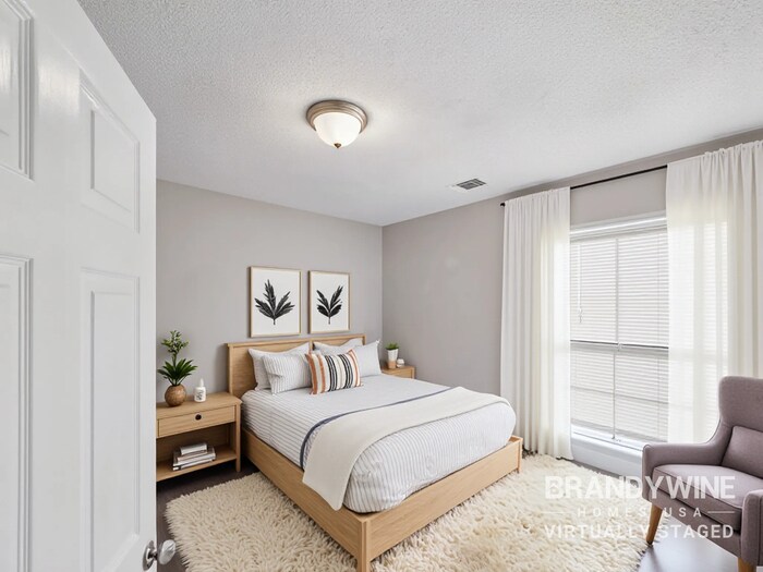 Building Photo - 2050 Tudor Dr